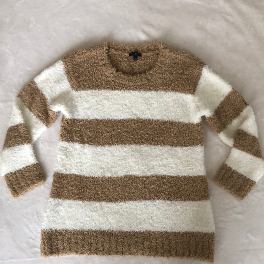 Talbots tan and white sweater, Size Medium Petite